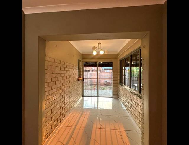3 BEDROOM PROPERTY TO RENT IN BIRDSWOOD